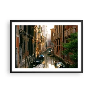 Poster in einem schwarzem Rahmen - Ein malerischer Kanal in Venedig mit Booten und einer Brücke - 70x50cm - In einer venezianischen Gasse - Moderne Wanddekoration für Wohnzimmer und Schlafzimmer ARTTOR
