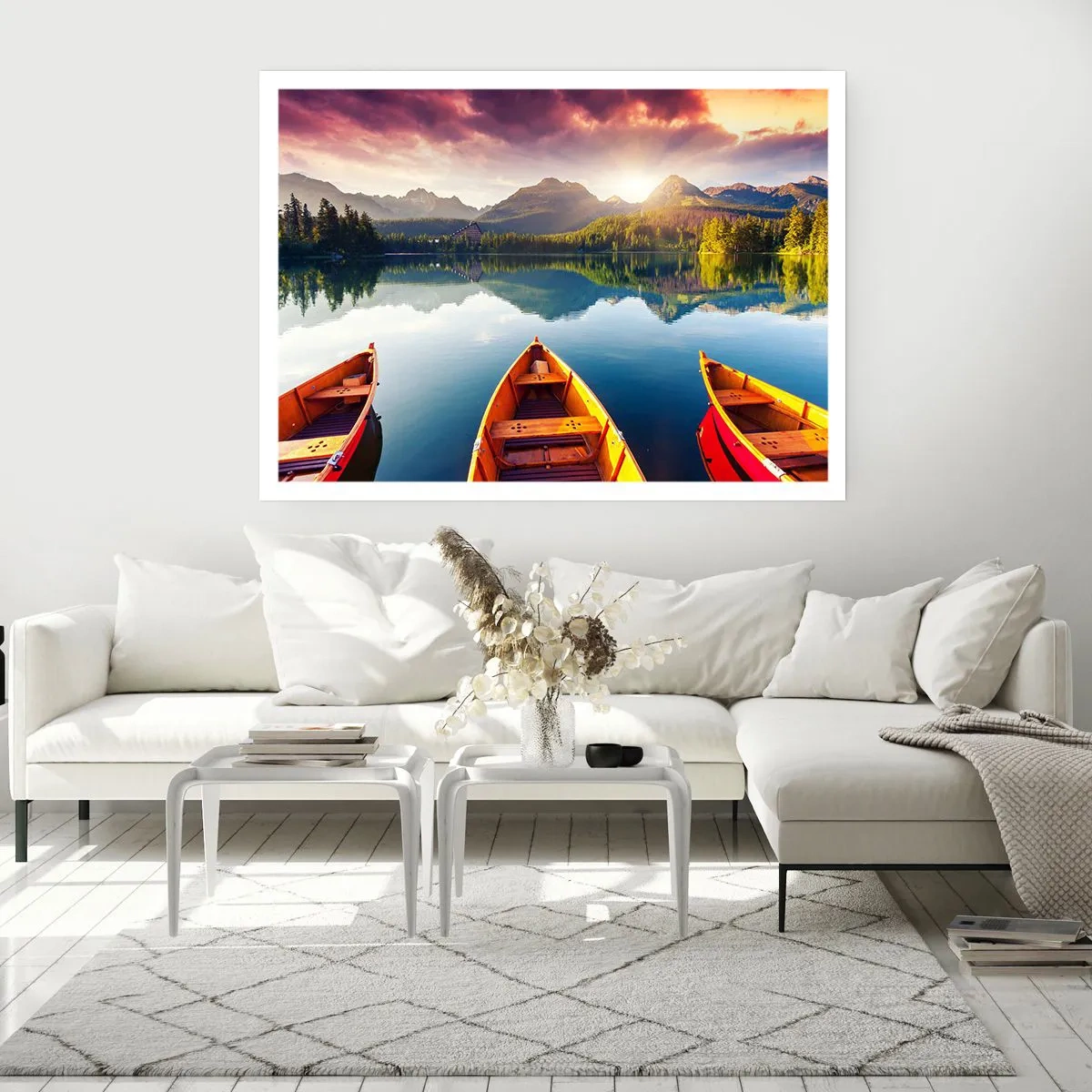 Poster - Drei Holzboote vor der Kulisse eines Bergsees bei Sonnenuntergang - 100x70cm - Nichts gegen die Natur - Moderne Wanddekoration für Wohnzimmer und Schlafzimmer ARTTOR