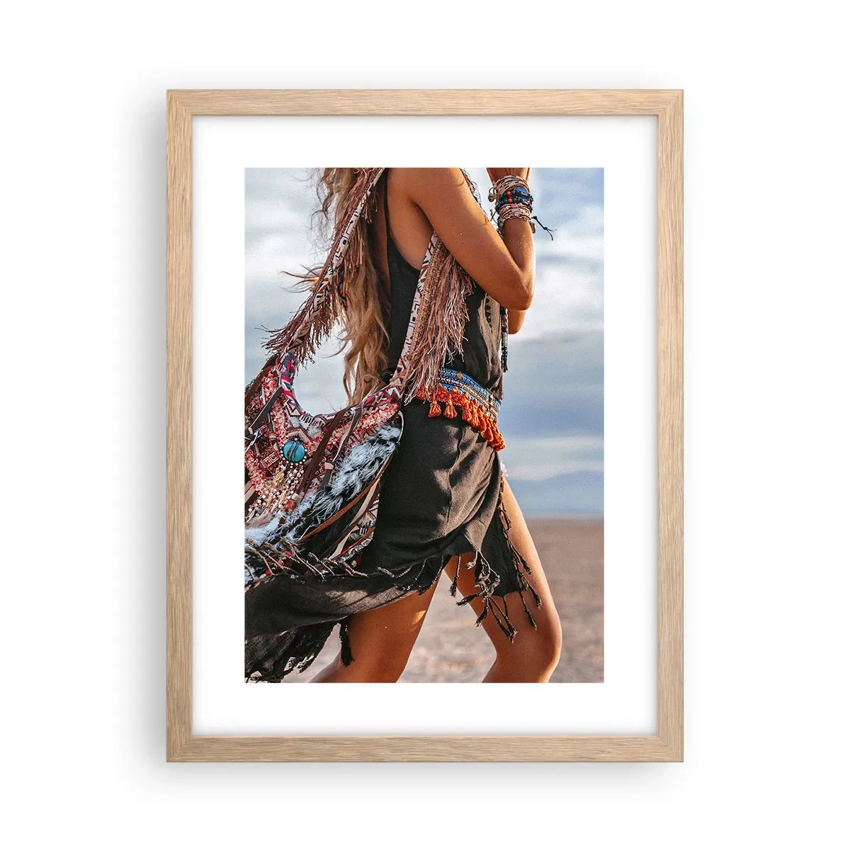 Poster in einem Rahmen aus heller Eiche - Das Mädchen des Schamanen - 30x40 cm