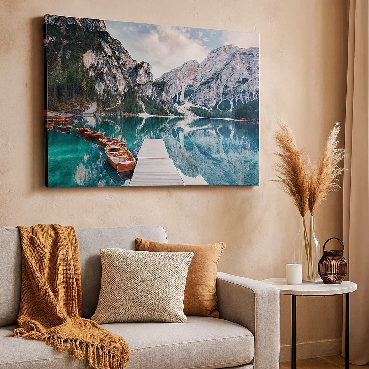 Bild auf Leinwand - Leinwandbild - Ein See mit Booten, umgeben von Bergen - 70x50cm - Wir zeigen Ihnen Schönheit - Moderne Wanddekoration für Wohnzimmer und Schlafzimmer ARTTOR