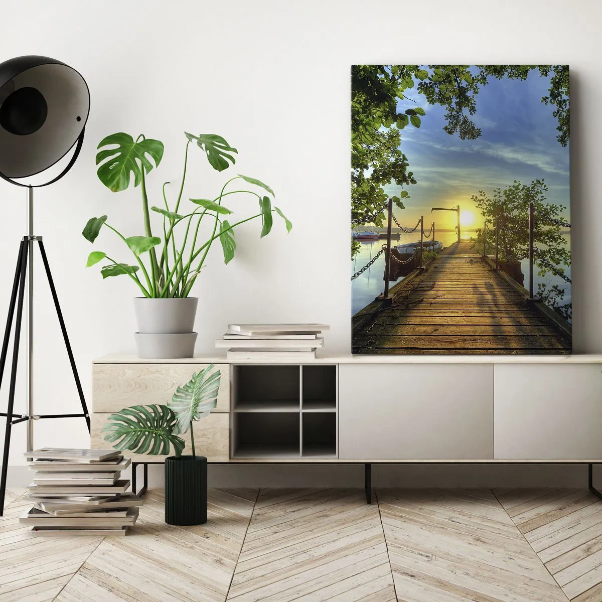 Bild auf Leinwand - Leinwandbild - Ein Pier über dem See in den Strahlen des Sonnenuntergangs - 80x120cm - Westen auf dem Wasser - Moderne Wanddekoration für Wohnzimmer und Schlafzimmer ARTTOR