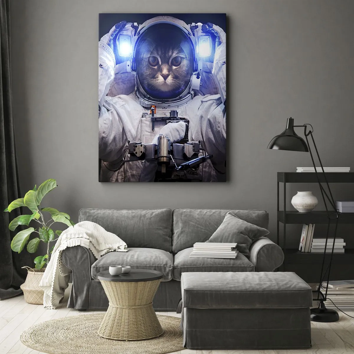 Bild auf Leinwand - Leinwandbild - Eine Katze im Astronautenanzug mit der Erde im Hintergrund und einem hellen Licht. - 50x70cm - Houston, du hast ein Problem - Moderne Wanddekoration für Wohnzimmer und Schlafzimmer ARTTOR