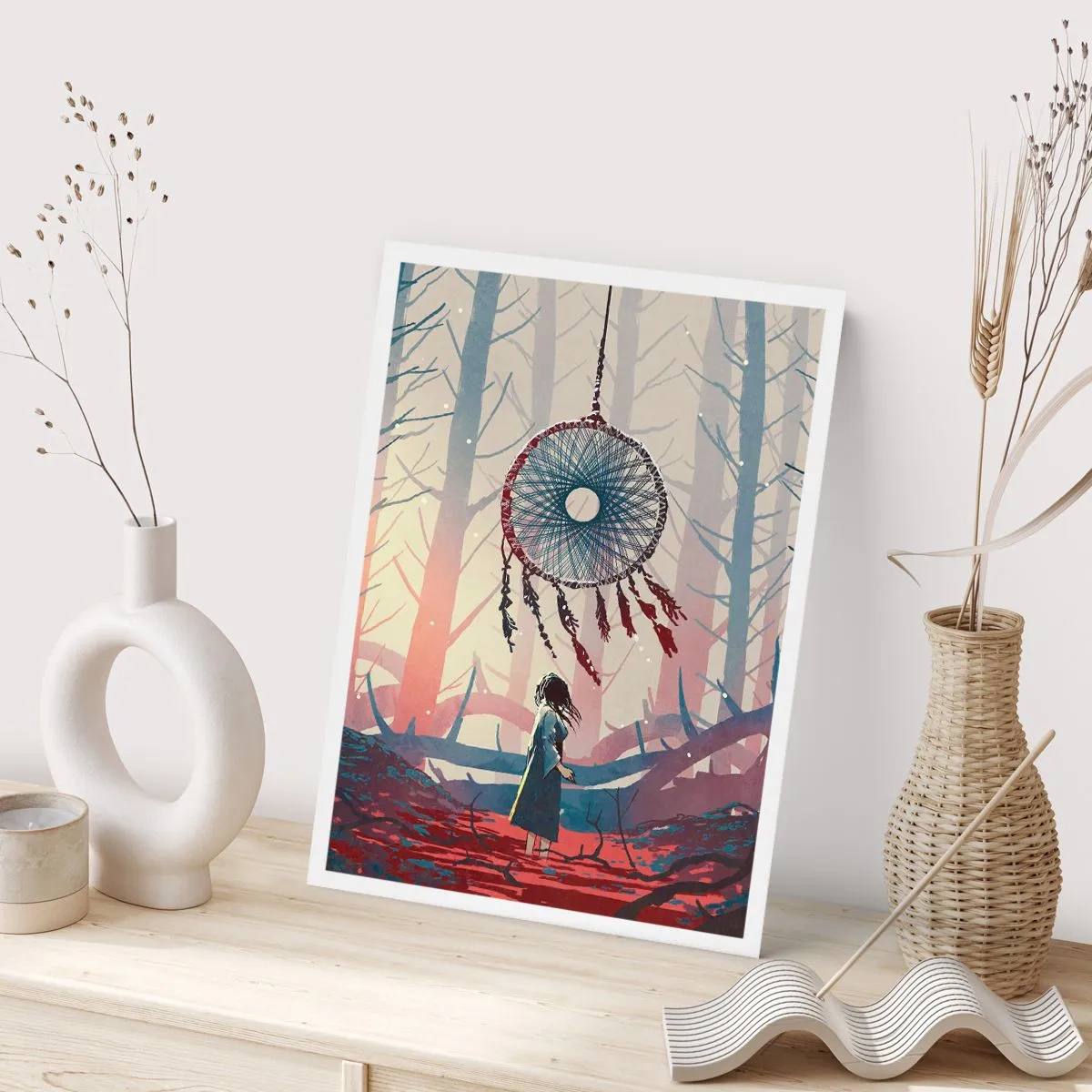 Poster - Eine Figur im Wald mit einem Traumfänger vor einem pastellfarbenen Hintergrund. - 50x70cm - Geheimes Glücksritual - Moderne Wanddekoration für Wohnzimmer und Schlafzimmer ARTTOR