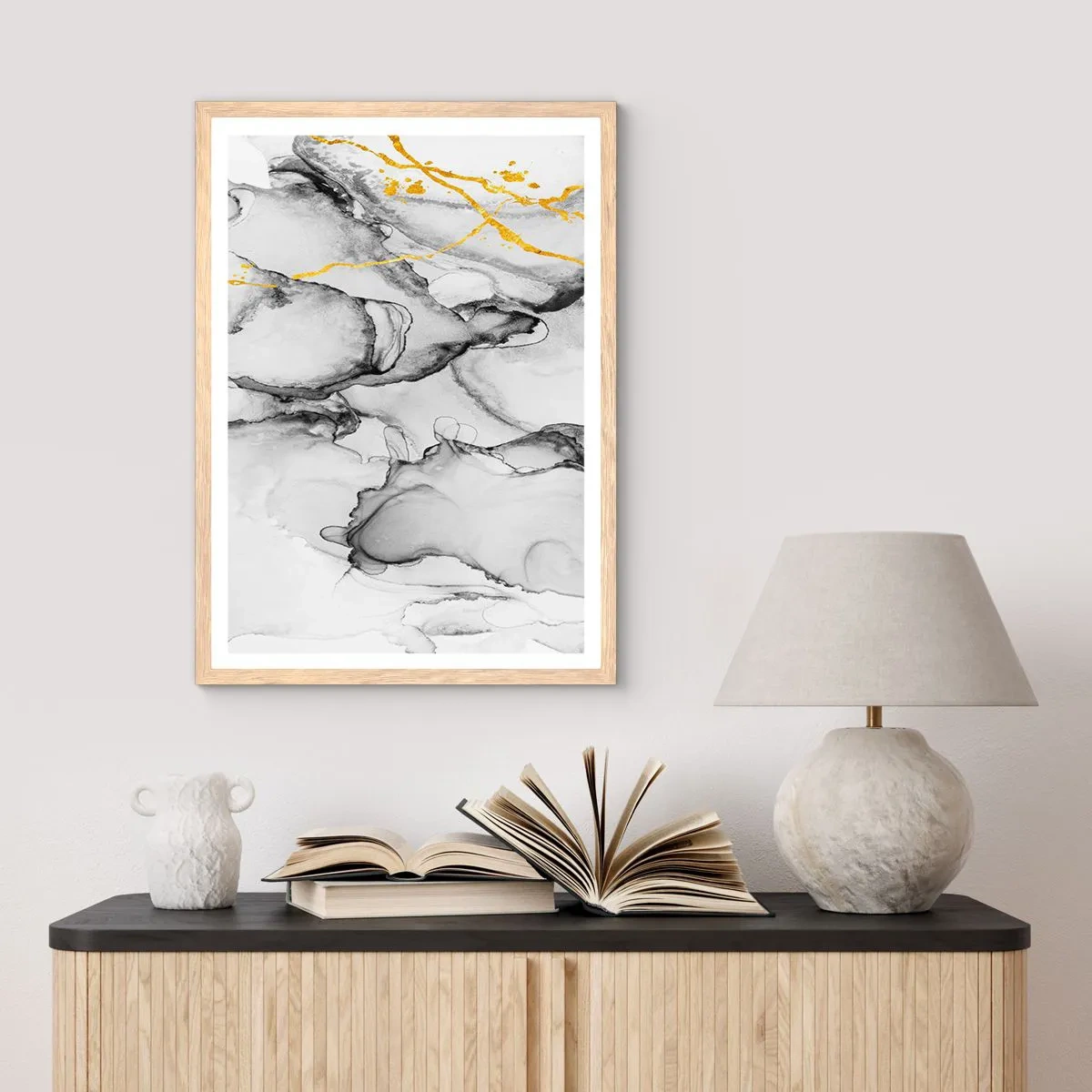 Poster in einem Rahmen aus heller Eiche - Komposition mit Goldmotiv - 70x100 cm