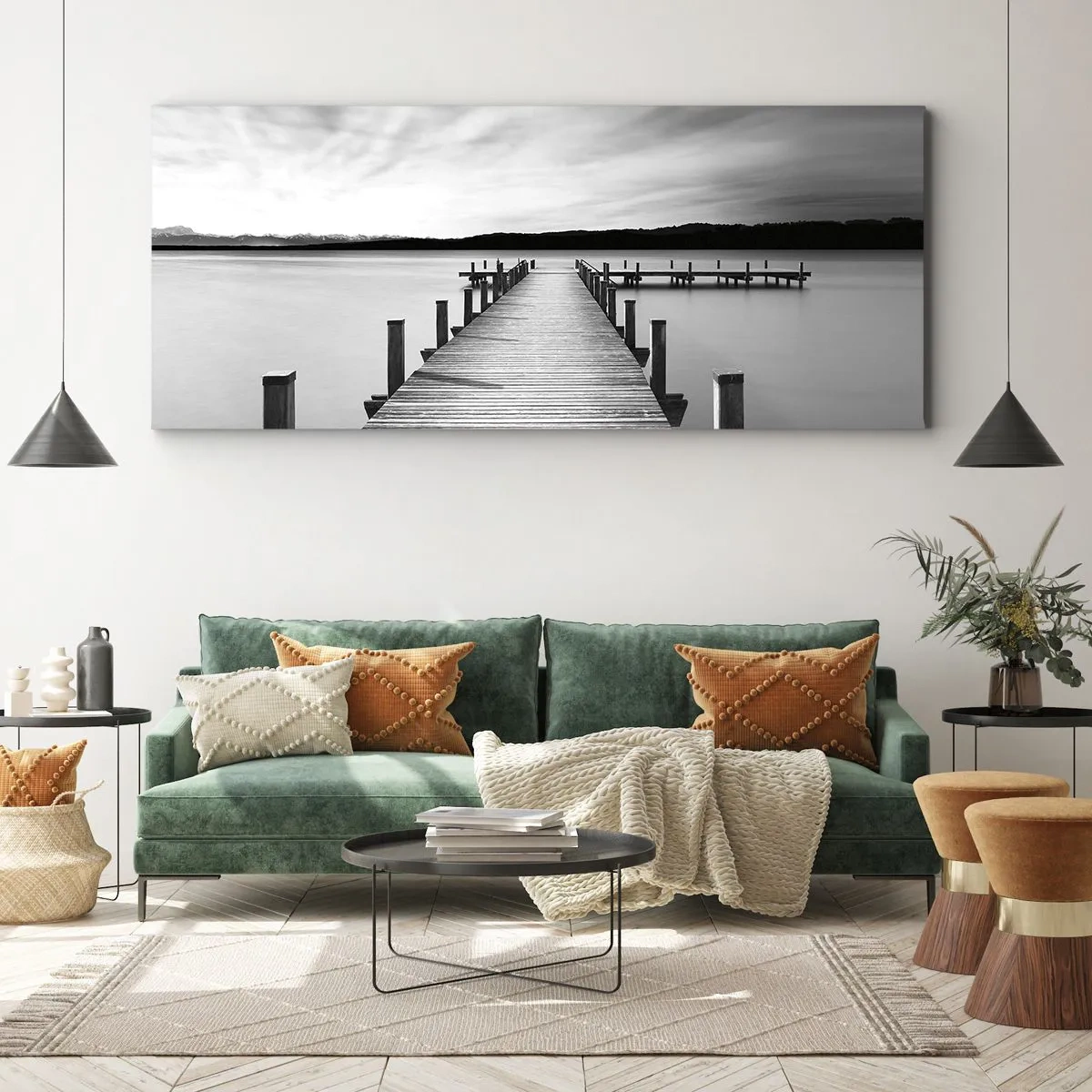 Bild auf Leinwand - Leinwandbild - Ein schwarz-weißer Steg an einem ruhigen See - 140x50cm - An der Wasserstelle - Ruhe - Moderne Wanddekoration für Wohnzimmer und Schlafzimmer ARTTOR