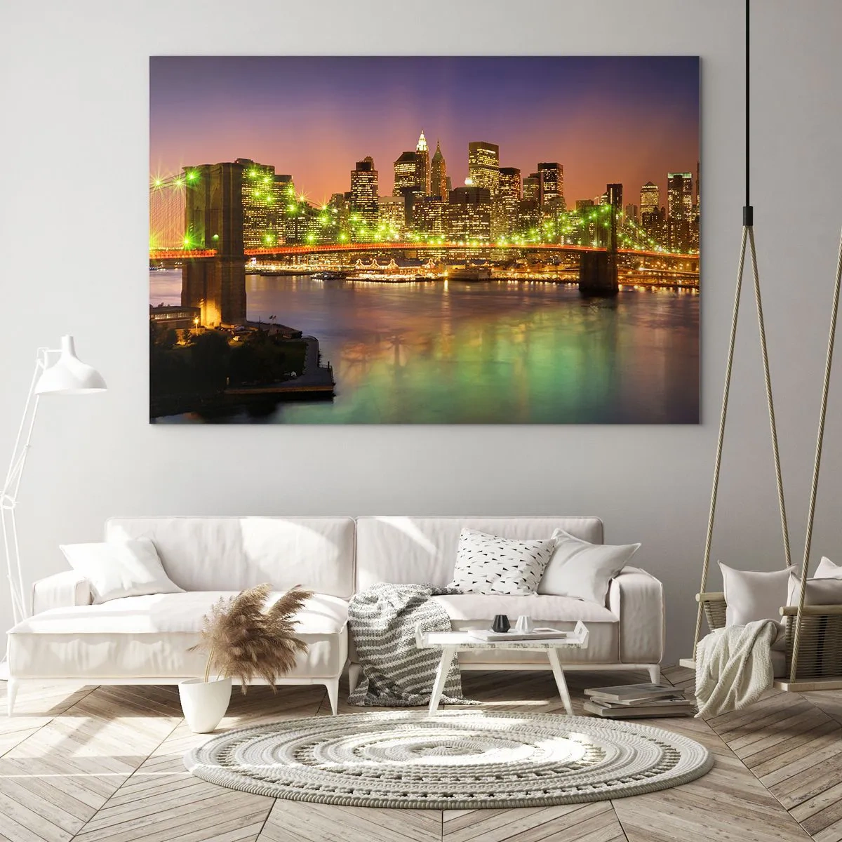 Glasbild - Bild auf glas - Beleuchtete Brücke über den Fluss mit Panoramablick auf die Stadt in der Abenddämmerung - 120x80cm - Hier geht das Licht nie aus - Moderne Wanddekoration für Wohnzimmer und Schlafzimmer ARTTOR