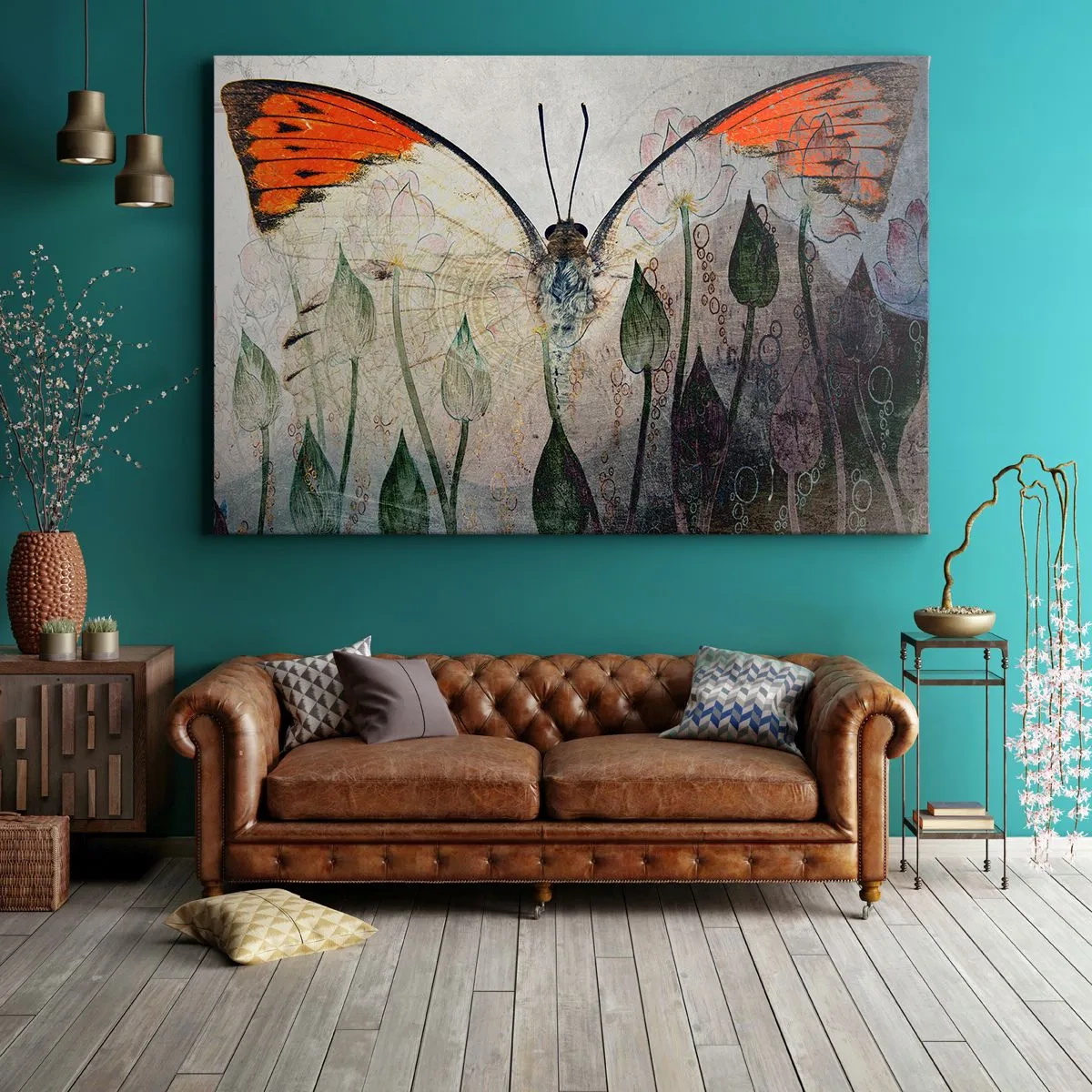 Bild auf Leinwand - Leinwandbild - Ein Schmetterling mit orangefarbenen Flügeln vor einem Hintergrund aus stilisierten Blumen. - 100x70cm - Wo schwingt der Schmetterling im Gras - Moderne Wanddekoration für Wohnzimmer und Schlafzimmer ARTTOR