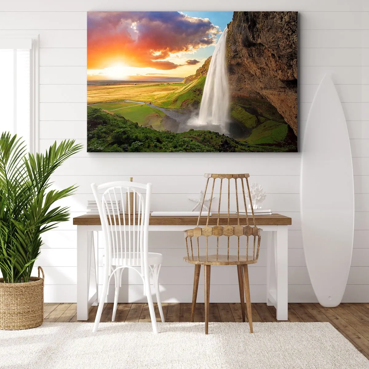 Bild auf Leinwand - Leinwandbild - Ein Wasserfall in einer malerischen Landschaft bei Sonnenuntergang - 120x80cm - Die Fülle des isländischen Sommers - Moderne Wanddekoration für Wohnzimmer und Schlafzimmer ARTTOR