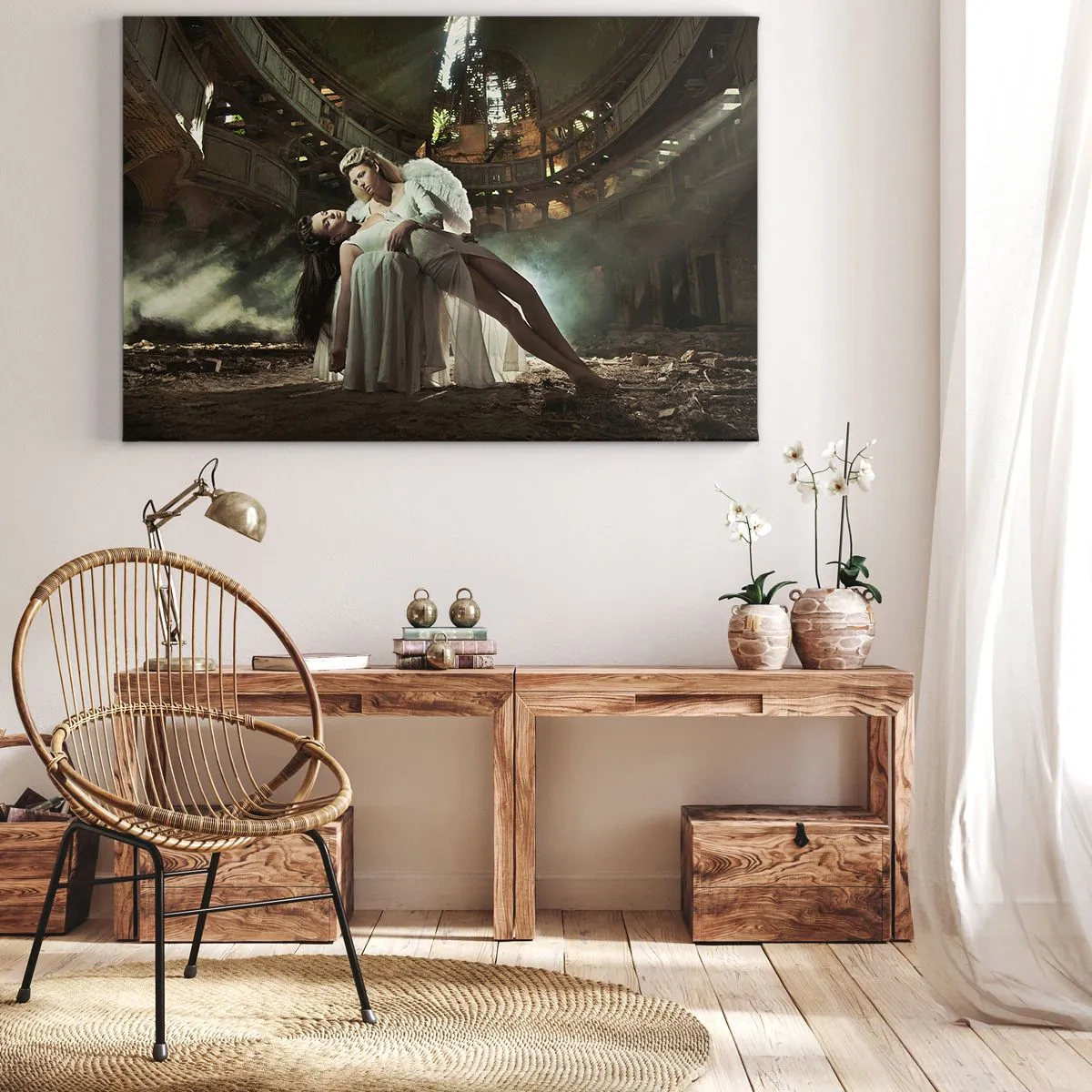Bild auf Leinwand - Leinwandbild - Zwei Figuren in Ruinen mit Lichtspiel - 70x50cm - Der Geist des alten Theaters - Moderne Wanddekoration für Wohnzimmer und Schlafzimmer ARTTOR