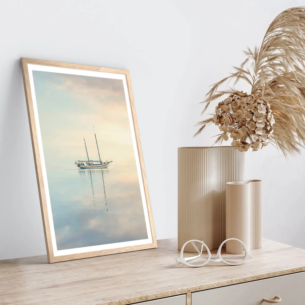 Poster in einem Rahmen aus heller Eiche - Im Meer der Stille - 50x70 cm
