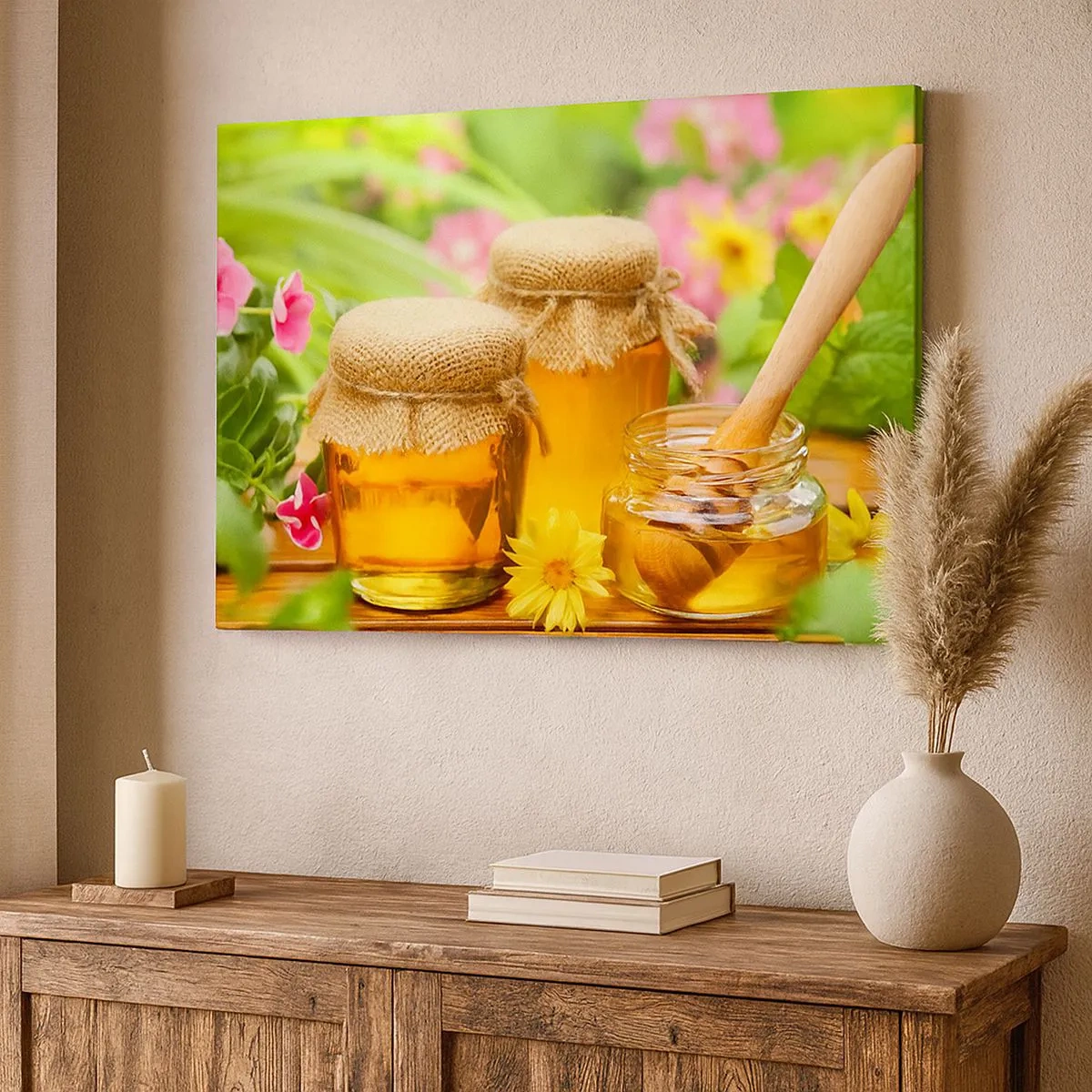 Bild auf Leinwand - Leinwandbild - Honiggläser mit Blumen vor dem Hintergrund eines Sommergartens - 70x50cm - Süß und blumig - Moderne Wanddekoration für Wohnzimmer und Schlafzimmer ARTTOR