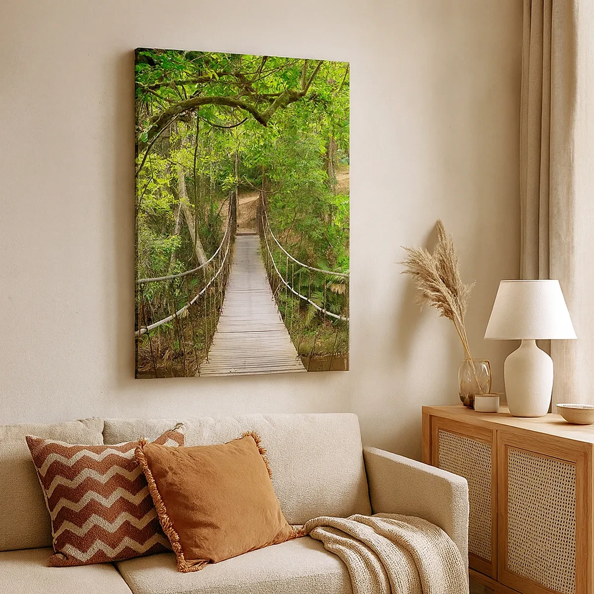 Bild auf Leinwand - Leinwandbild - Eine Hängebrücke umgeben von einem grünen Regenwald - 50x70cm - Denn im Garten gibt es eine Schlingpflanze - Moderne Wanddekoration für Wohnzimmer und Schlafzimmer ARTTOR