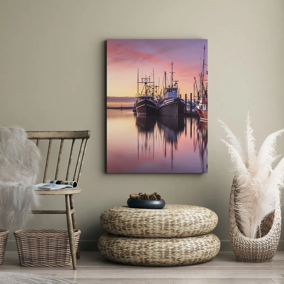 Bild auf Leinwand - Leinwandbild - Fischerboote im Hafen bei Sonnenuntergang - 70x100cm - Vor dem nächsten Tag - Moderne Wanddekoration für Wohnzimmer und Schlafzimmer ARTTOR