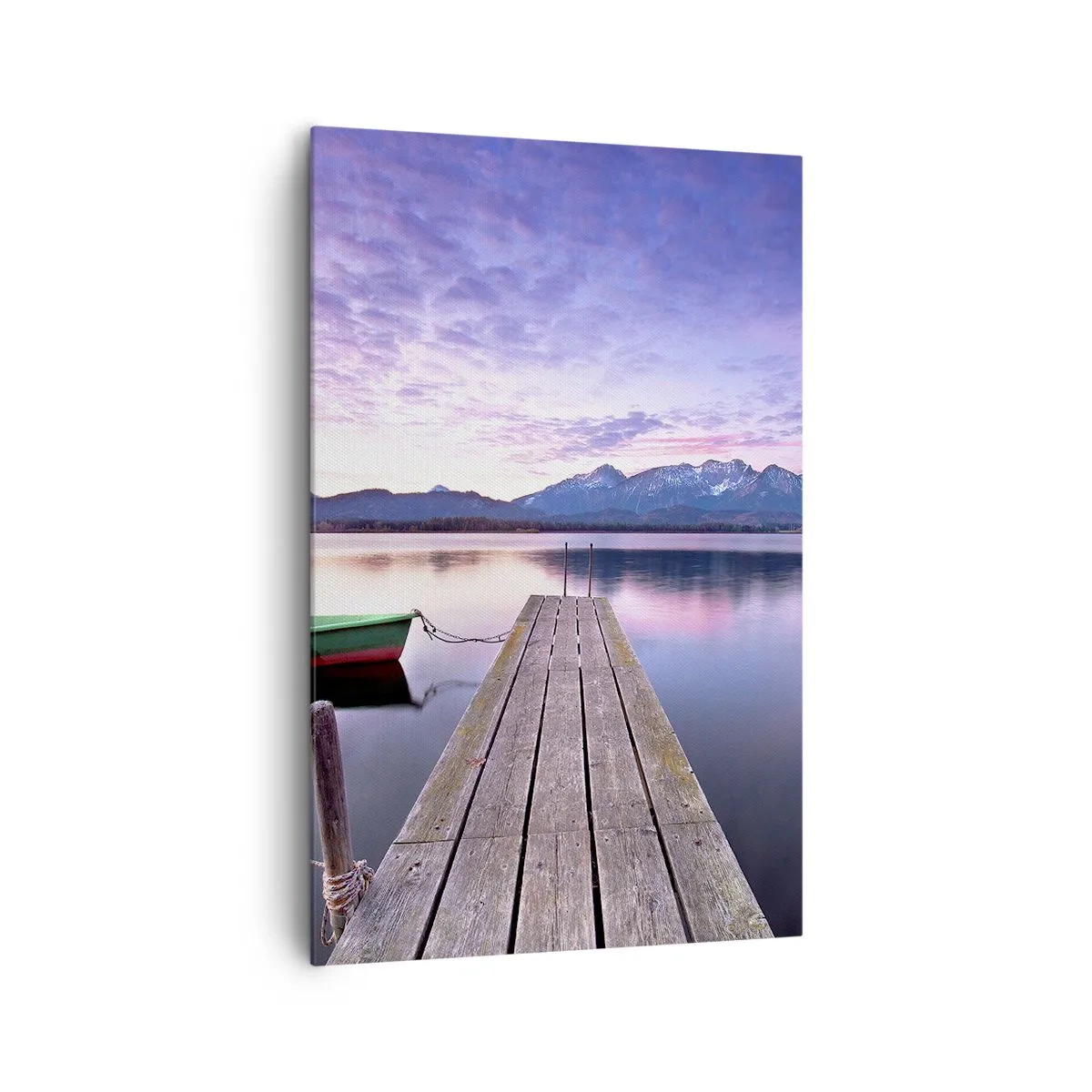 Bild auf Leinwand - Leinwandbild - Ein Holzsteg mit einem Boot auf einem von Bergen umgebenen See bei Sonnenuntergang - 80x120cm - Freundliche Stille - Moderne Wanddekoration für Wohnzimmer und Schlafzimmer ARTTOR