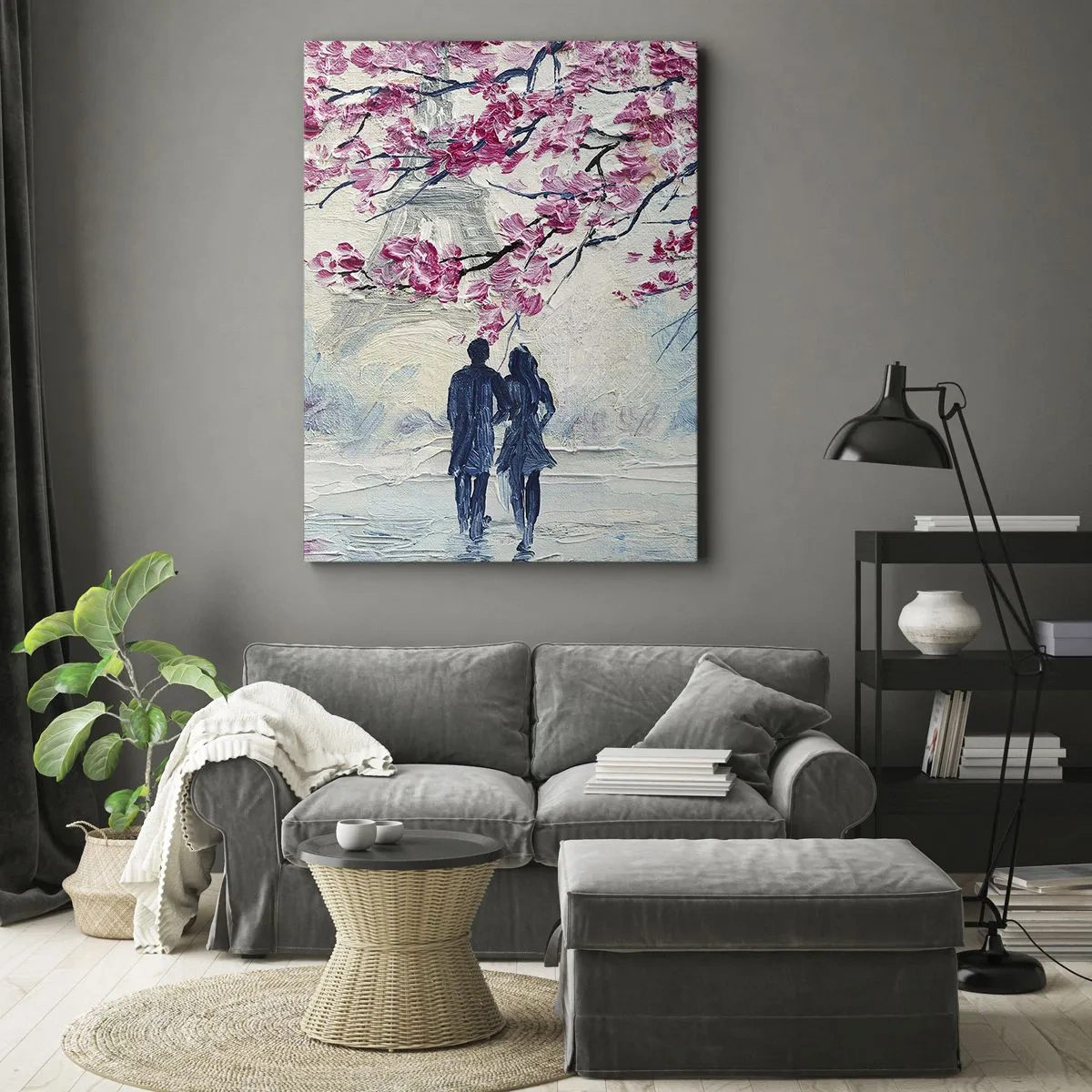Bild auf Leinwand - Leinwandbild - Ein Paar unter blühenden rosa Bäumen in romantischer Umgebung - 80x120cm - Romantischer Spaziergang - Moderne Wanddekoration für Wohnzimmer und Schlafzimmer ARTTOR