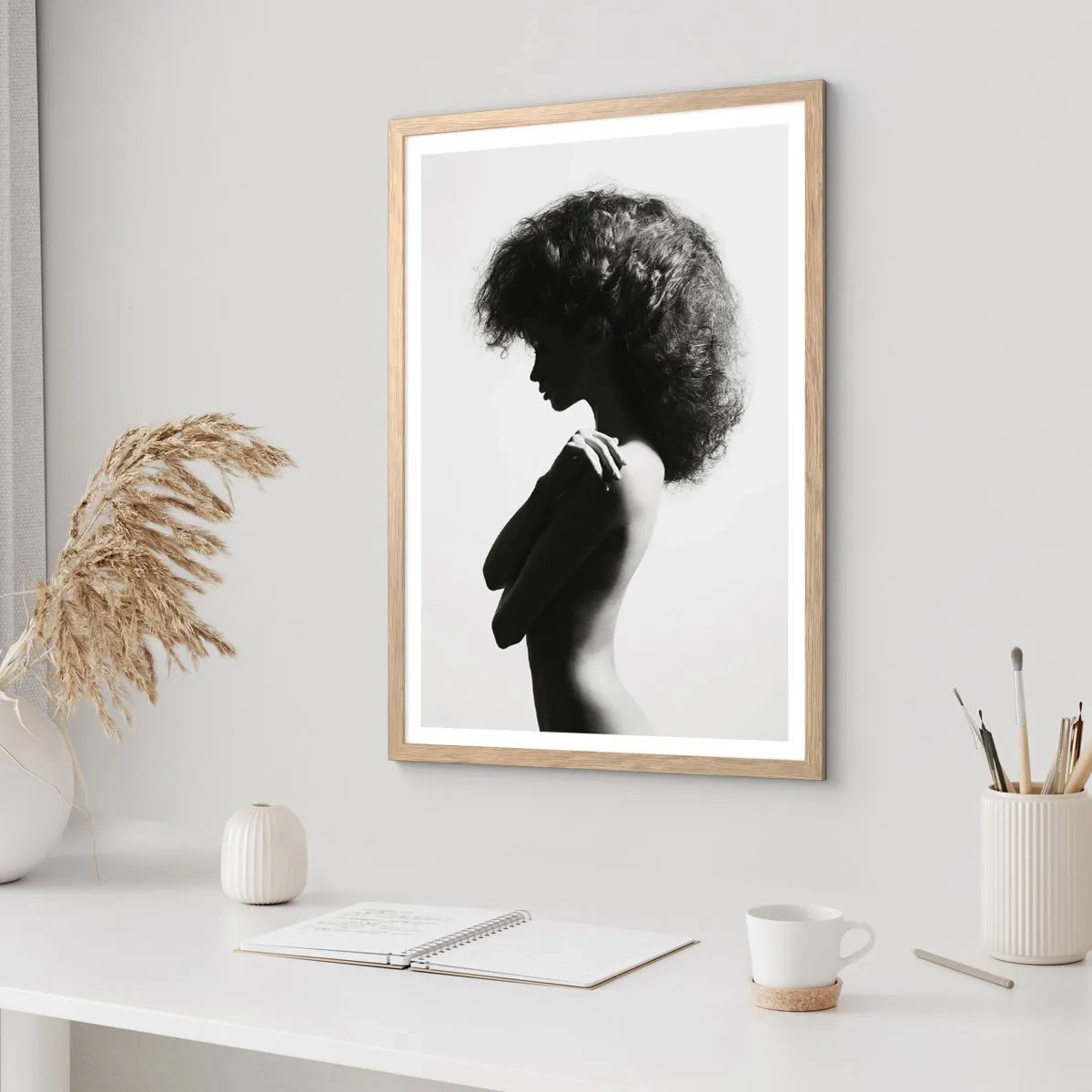 Poster in einem Rahmen aus heller Eiche - Wie eine Blume auf einem schlanken Stiel - 70x100 cm