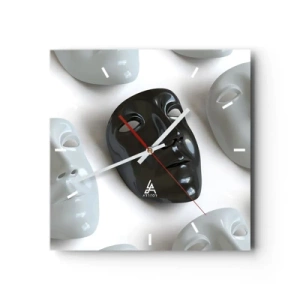 Wanduhr - Glasuhr - Schwarz-weiße Masken auf hellem Hintergrund - 30x30cm - Wie hebt man sich ab? - Moderne Wanddekoration für Wohnzimmer und Schlafzimmer ARTTOR