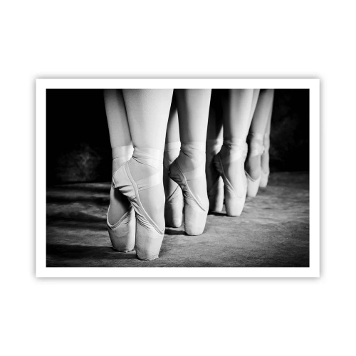 Poster - Schwarz-Weiß-Aufnahme der Ballettschuhe einer Tänzerin - 100x70cm - Gemeinsam, leicht - Moderne Wanddekoration für Wohnzimmer und Schlafzimmer ARTTOR