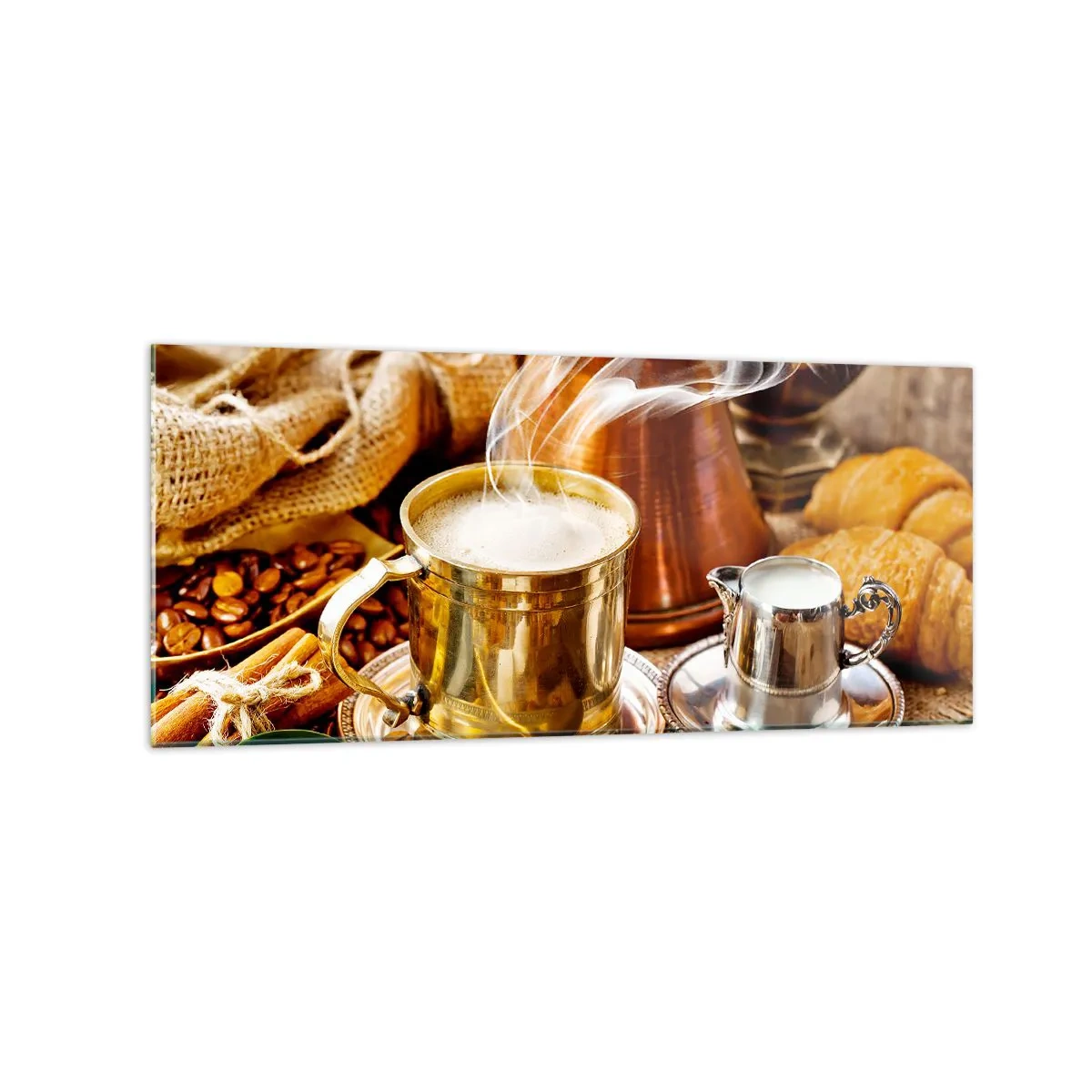 Glasbild - Bild auf glas - Eine goldene Tasse Kaffee, umgeben von Bohnen, Krügen und Croissants - 120x50cm - Schönen Tag noch! - Moderne Wanddekoration für Wohnzimmer und Schlafzimmer ARTTOR