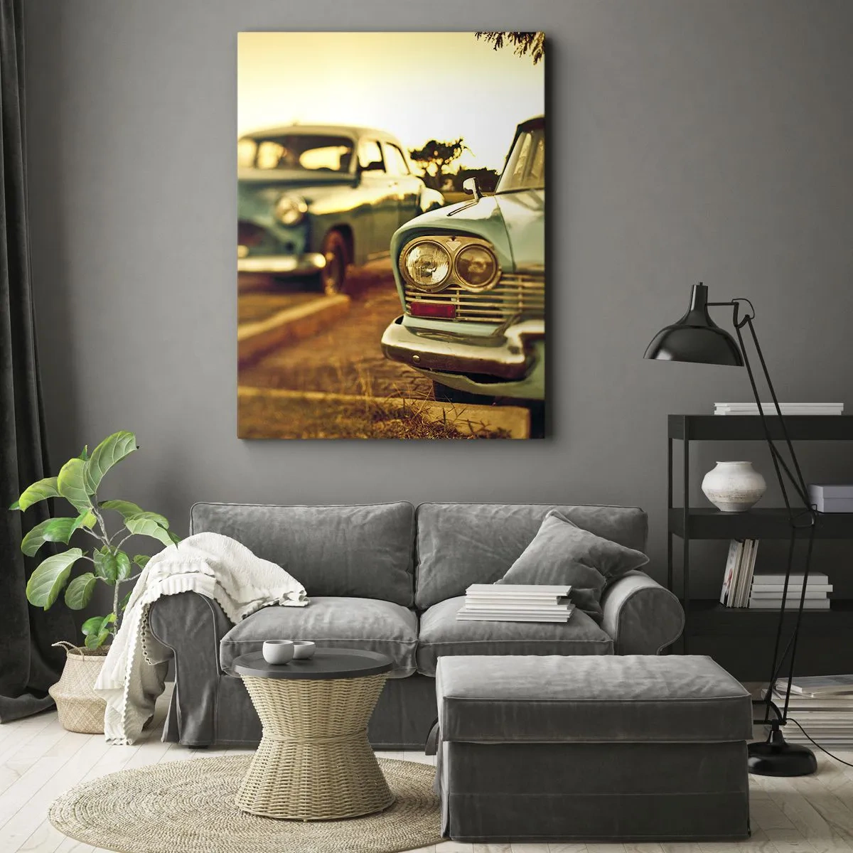 Bild auf Leinwand - Leinwandbild - Oldtimer im warmen Licht des Sonnenuntergangs - 80x120cm - Wir werden abwarten und sehen - Moderne Wanddekoration für Wohnzimmer und Schlafzimmer ARTTOR