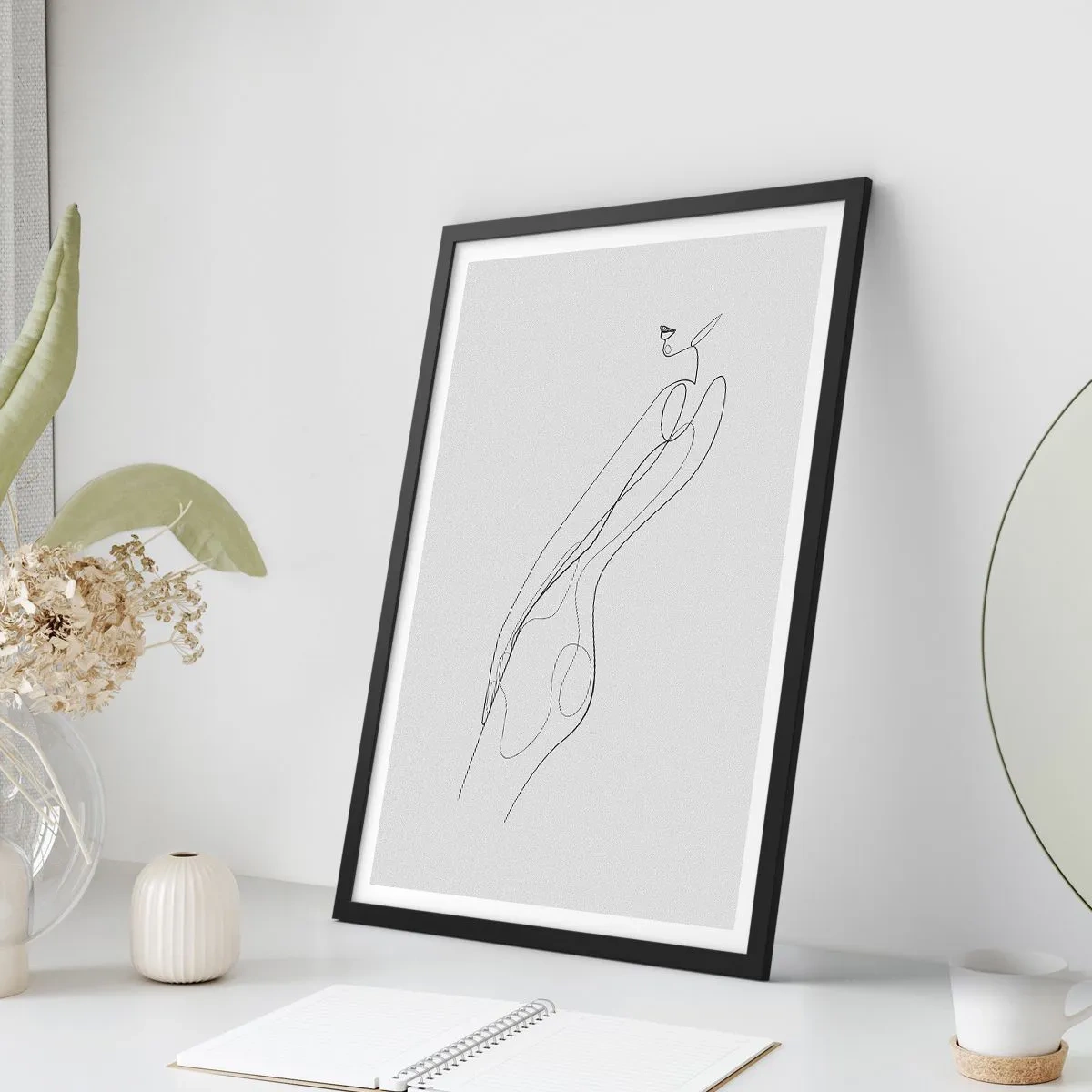 Poster in einem schwarzem Rahmen - Eine minimalistische Skizze einer weiblichen Silhouette vor hellem Hintergrund. - 50x70cm - Bloß ein Versprechen - Moderne Wanddekoration für Wohnzimmer und Schlafzimmer ARTTOR