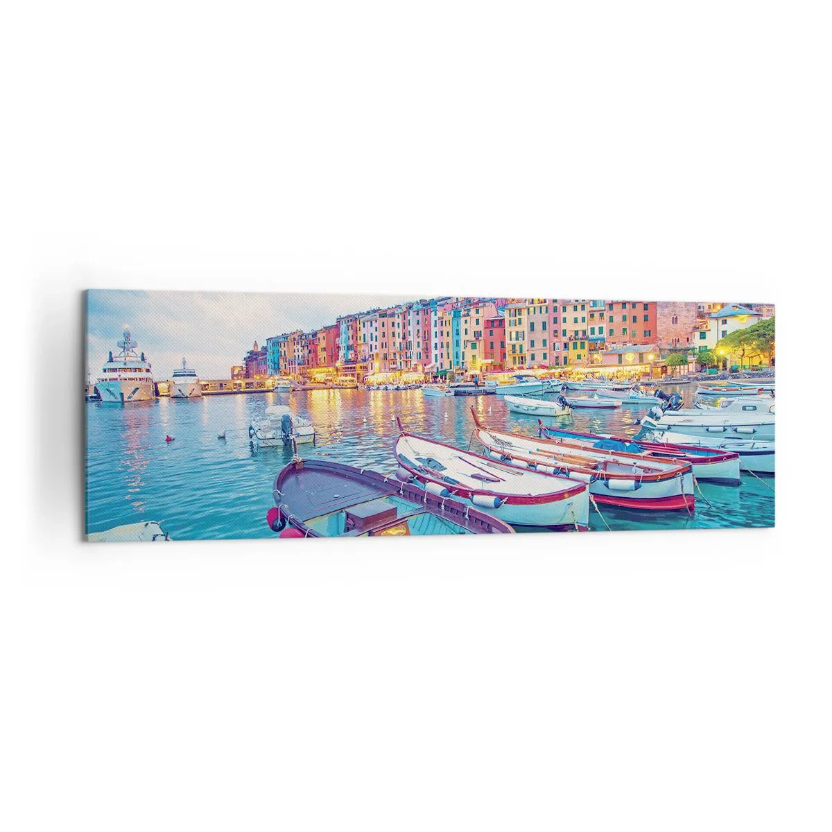 Bild auf Leinwand - Leinwandbild - Eine bunte Stadt am Wasser mit Booten im Hafen - 160x50cm - Bunter Abend im Hafen - Moderne Wanddekoration für Wohnzimmer und Schlafzimmer ARTTOR