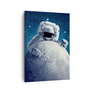Bild auf Leinwand - Leinwandbild - Astronaut hält den Mond vor einem Sternenhimmel - 50x70cm - Weltraumjoker - Moderne Wanddekoration für Wohnzimmer und Schlafzimmer ARTTOR