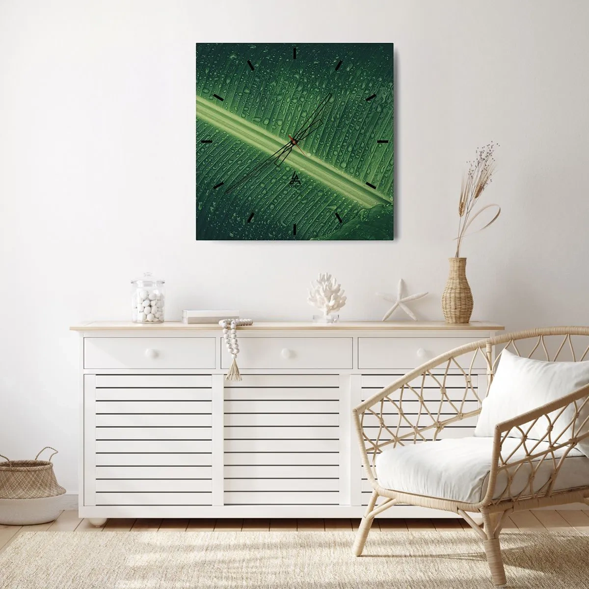 Wanduhr - Glasuhr - Ein grünes Blatt mit Wassertropfen auf der Oberfläche - 30x30cm - Die Struktur des Grüns - Moderne Wanddekoration für Wohnzimmer und Schlafzimmer ARTTOR