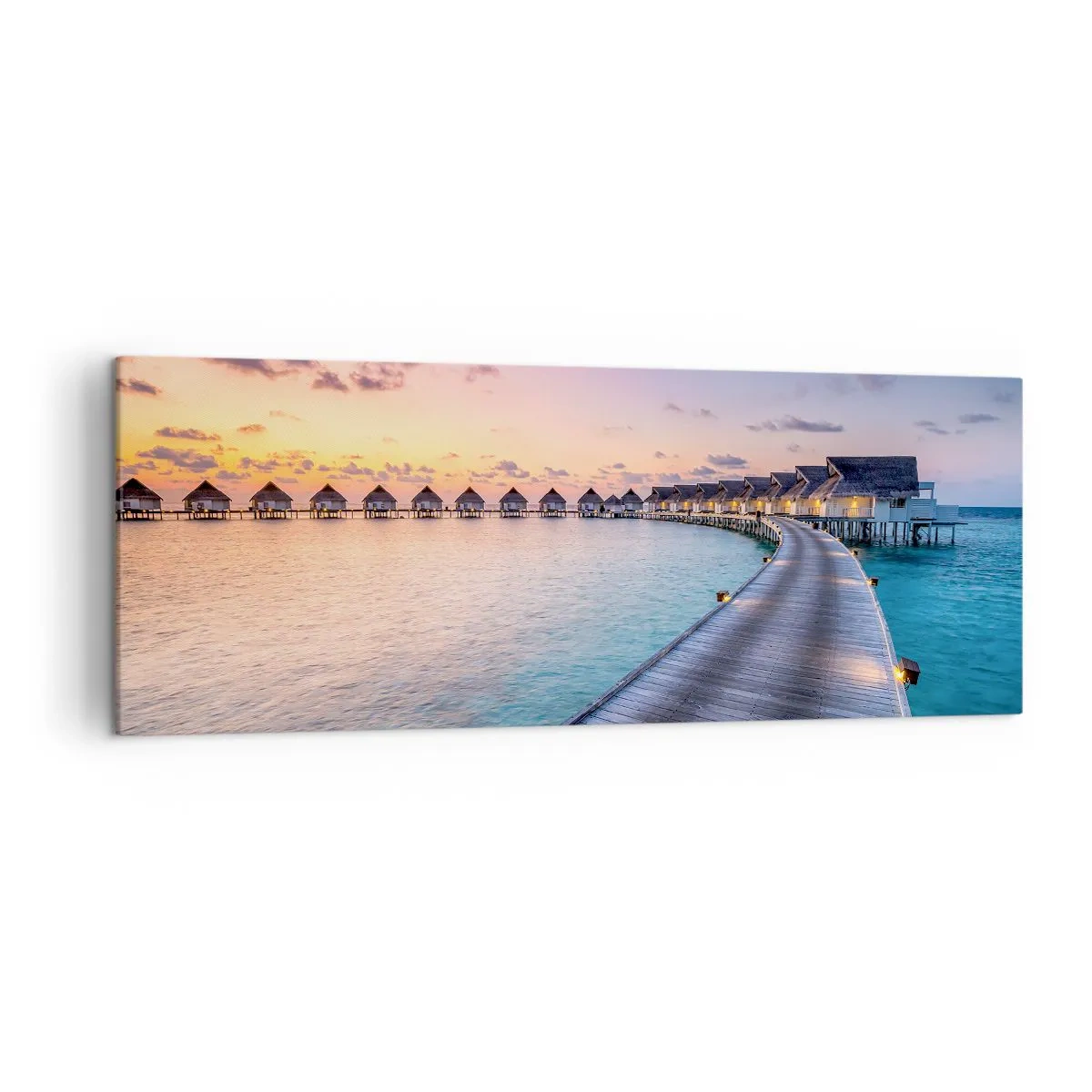 Bild auf Leinwand - Leinwandbild - Der Pier, der bei Sonnenuntergang zu den Cottages am Wasser führt - 140x50cm - Urlaub - zurück zu den Quellen - Moderne Wanddekoration für Wohnzimmer und Schlafzimmer ARTTOR