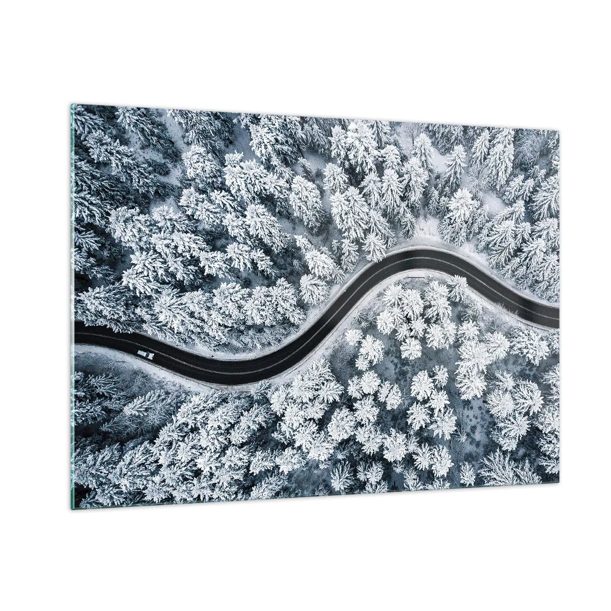 Glasbild - Bild auf glas - Eine kurvenreiche Straße durch einen Winterwald, von einer Drohne aus gesehen - 100x70cm - Durch den Winterwald - Moderne Wanddekoration für Wohnzimmer und Schlafzimmer ARTTOR