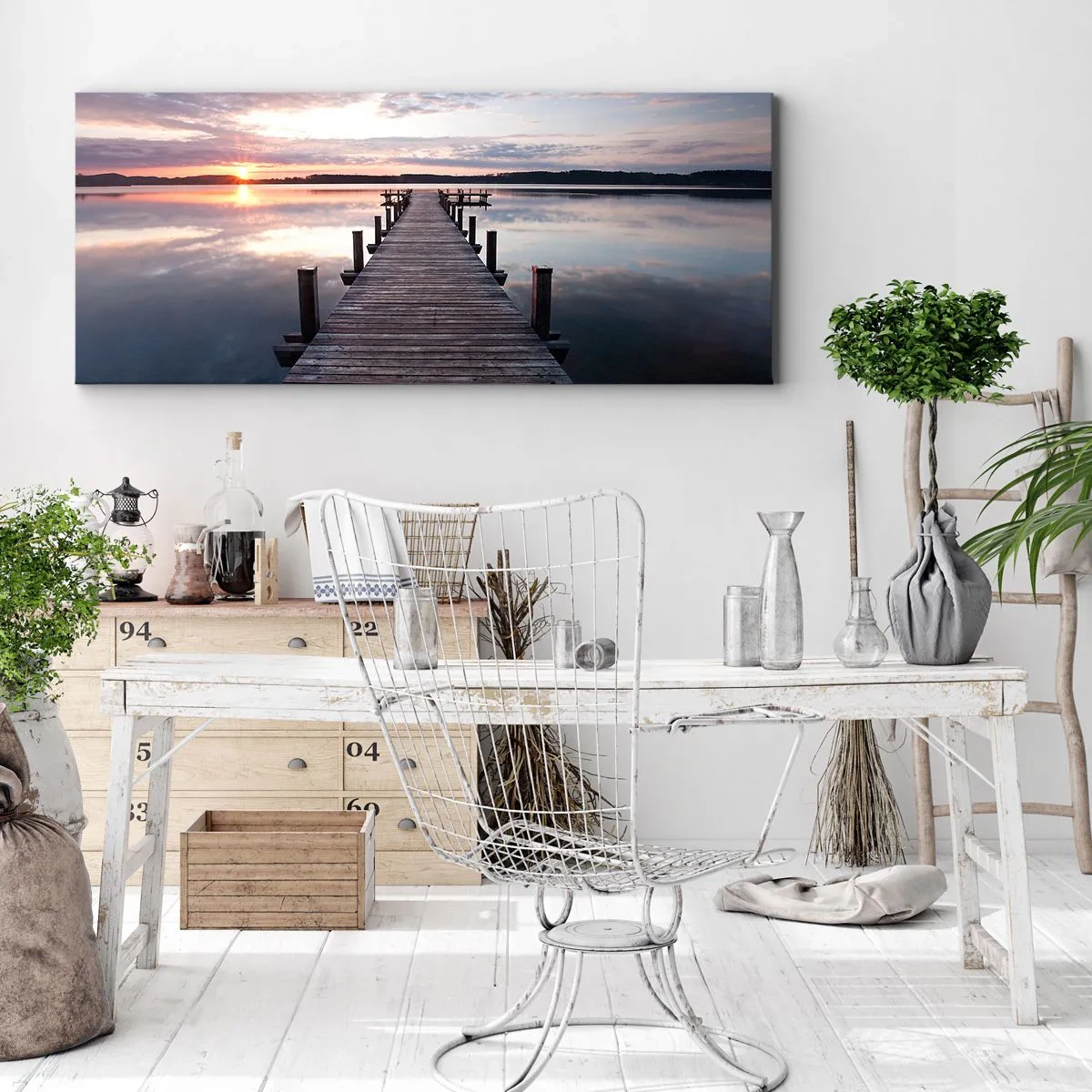 Bild auf Leinwand - Leinwandbild - Ein Pier an einem See bei Sonnenuntergang in einer friedlichen Landschaft - 140x50cm - Eine stille Grenze zwischen Tag und Nacht - Moderne Wanddekoration für Wohnzimmer und Schlafzimmer ARTTOR