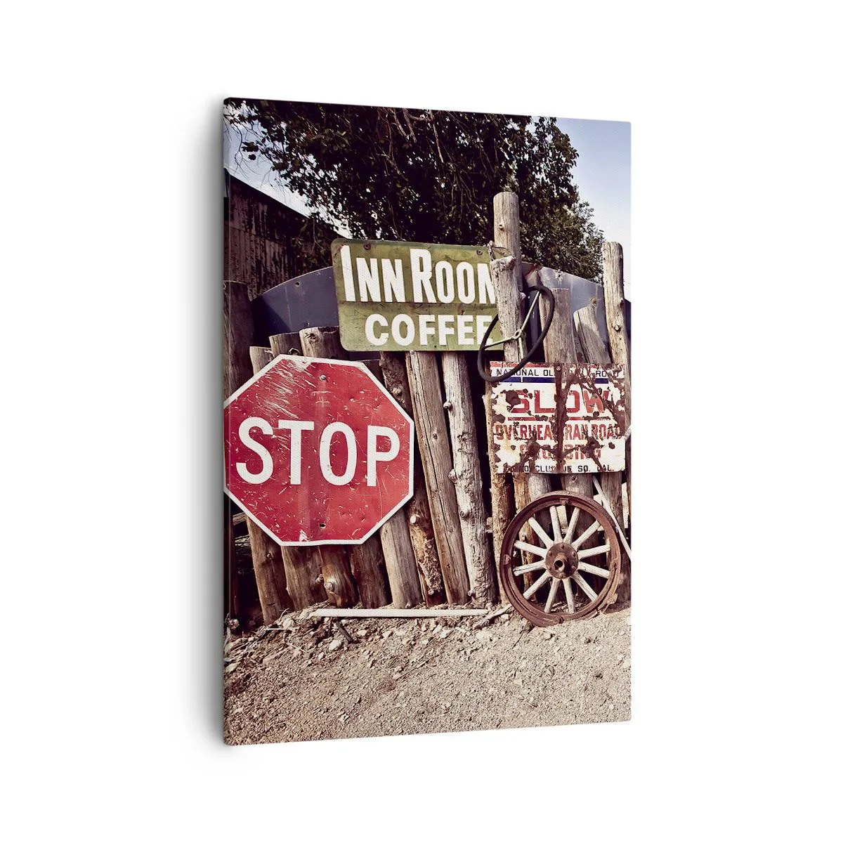 Bild auf Leinwand - Leinwandbild - Rustikale Dekoration mit Schildern und einem Rad am Zaun - 50x70cm - Und die Zeit ist stehen geblieben - Moderne Wanddekoration für Wohnzimmer und Schlafzimmer ARTTOR