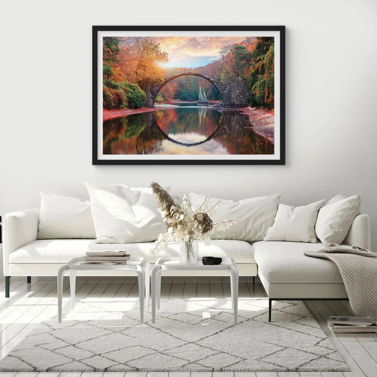 Poster in einem schwarzem Rahmen - Eine Steinbrücke in einer Herbstlandschaft über ruhigem Wasser - 70x50cm - Auf der anderen Seite des Spiegels - Moderne Wanddekoration für Wohnzimmer und Schlafzimmer ARTTOR