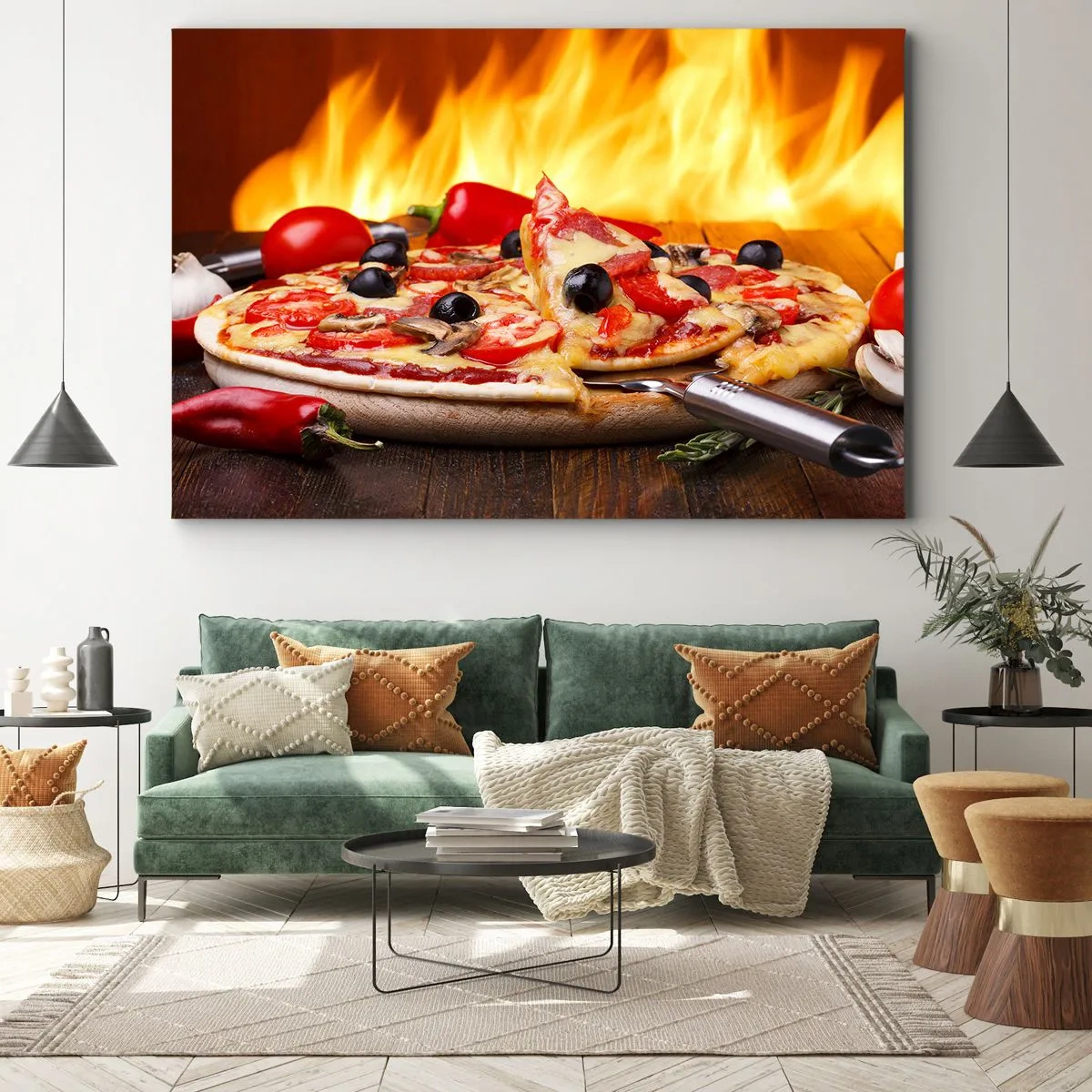 Bild auf Leinwand - Leinwandbild - Pizza mit Oliven, Tomaten und Paprika vor Flammenhintergrund - 70x50cm - Aus Italien mit Liebe - Moderne Wanddekoration für Wohnzimmer und Schlafzimmer ARTTOR