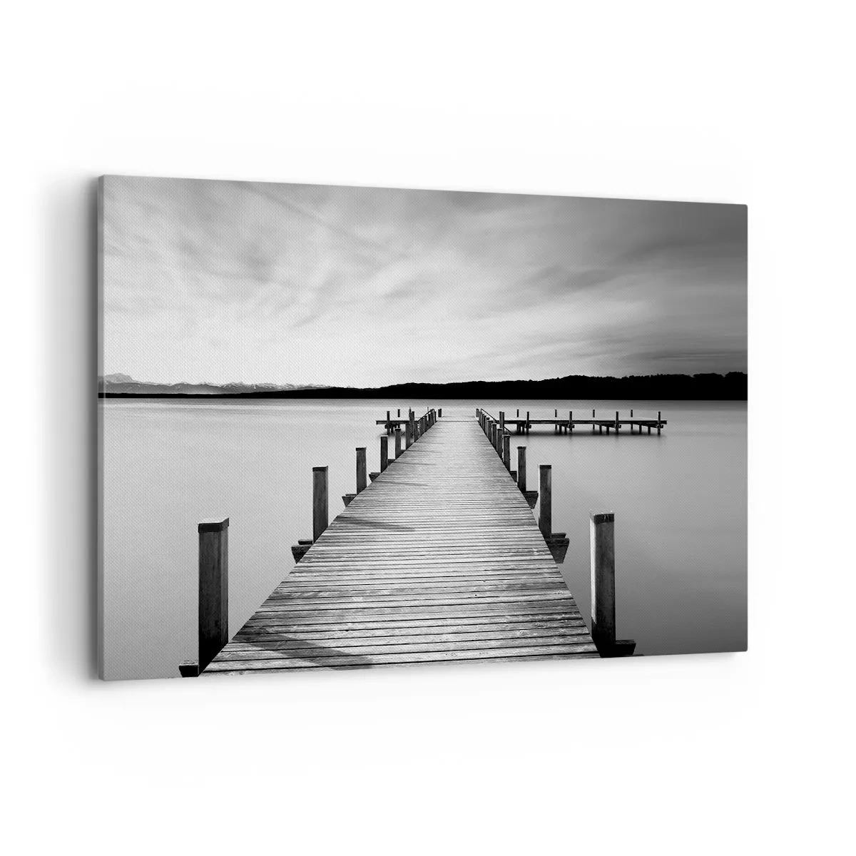 Bild auf Leinwand - Leinwandbild - Ein schwarz-weißer Steg an einem ruhigen See - 120x80cm - An der Wasserstelle - Ruhe - Moderne Wanddekoration für Wohnzimmer und Schlafzimmer ARTTOR