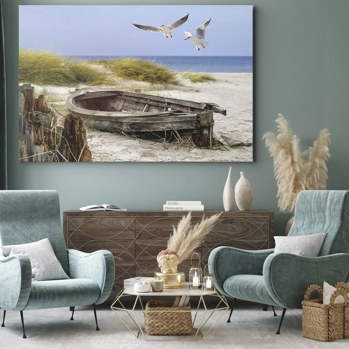 Bild auf Leinwand - Leinwandbild - Verlassenes Boot an einem Strand mit Möwen - 100x70cm - In Wind gebadet - Moderne Wanddekoration für Wohnzimmer und Schlafzimmer ARTTOR