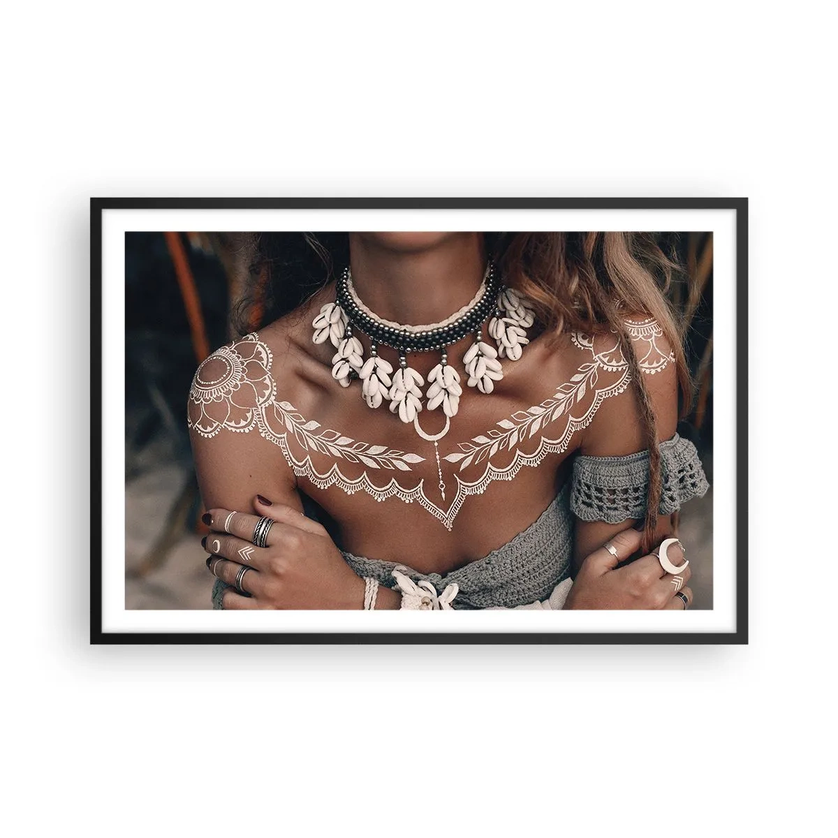 Poster in einem schwarzem Rahmen - Talismane, Rituale der Weiblichkeit - 91x61 cm