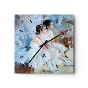 Wanduhr - Glasuhr - Zwei Ballerinas in weißen Outfits entspannen vor einem pastellfarbenen Hintergrund. - 30x30cm - Rest der jungen Schwäne - Moderne Wanddekoration für Wohnzimmer und Schlafzimmer ARTTOR