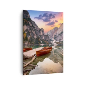 Bild auf Leinwand - Leinwandbild - Bergsee mit Booten bei Sonnenuntergang - 70x100cm - Versprechen des Tages - Moderne Wanddekoration für Wohnzimmer und Schlafzimmer ARTTOR