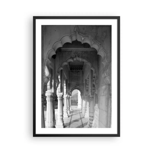 Poster in einem schwarzem Rahmen - Schwarzweißfotografie einer Architektur mit Säulen - 50x70cm - Hier spielen orientalische Märchen - Moderne Wanddekoration für Wohnzimmer und Schlafzimmer ARTTOR