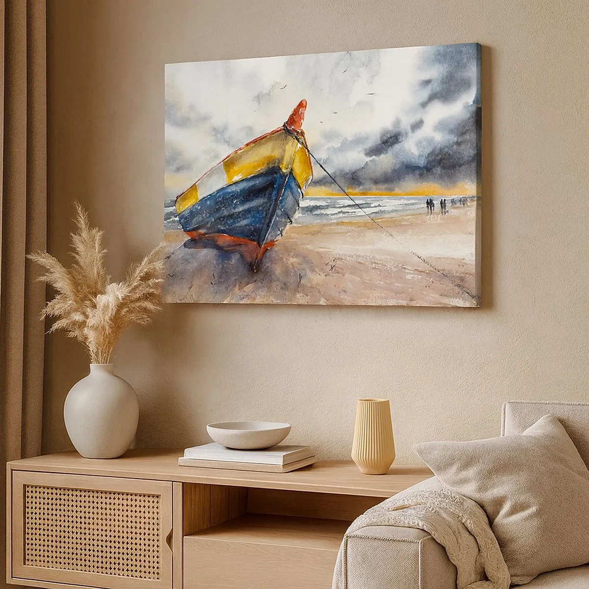 Bild auf Leinwand - Leinwandbild - Ein malerisches Boot am Strand unter einem bewölkten Himmel - 70x50cm - Erholung am Ufer - Moderne Wanddekoration für Wohnzimmer und Schlafzimmer ARTTOR