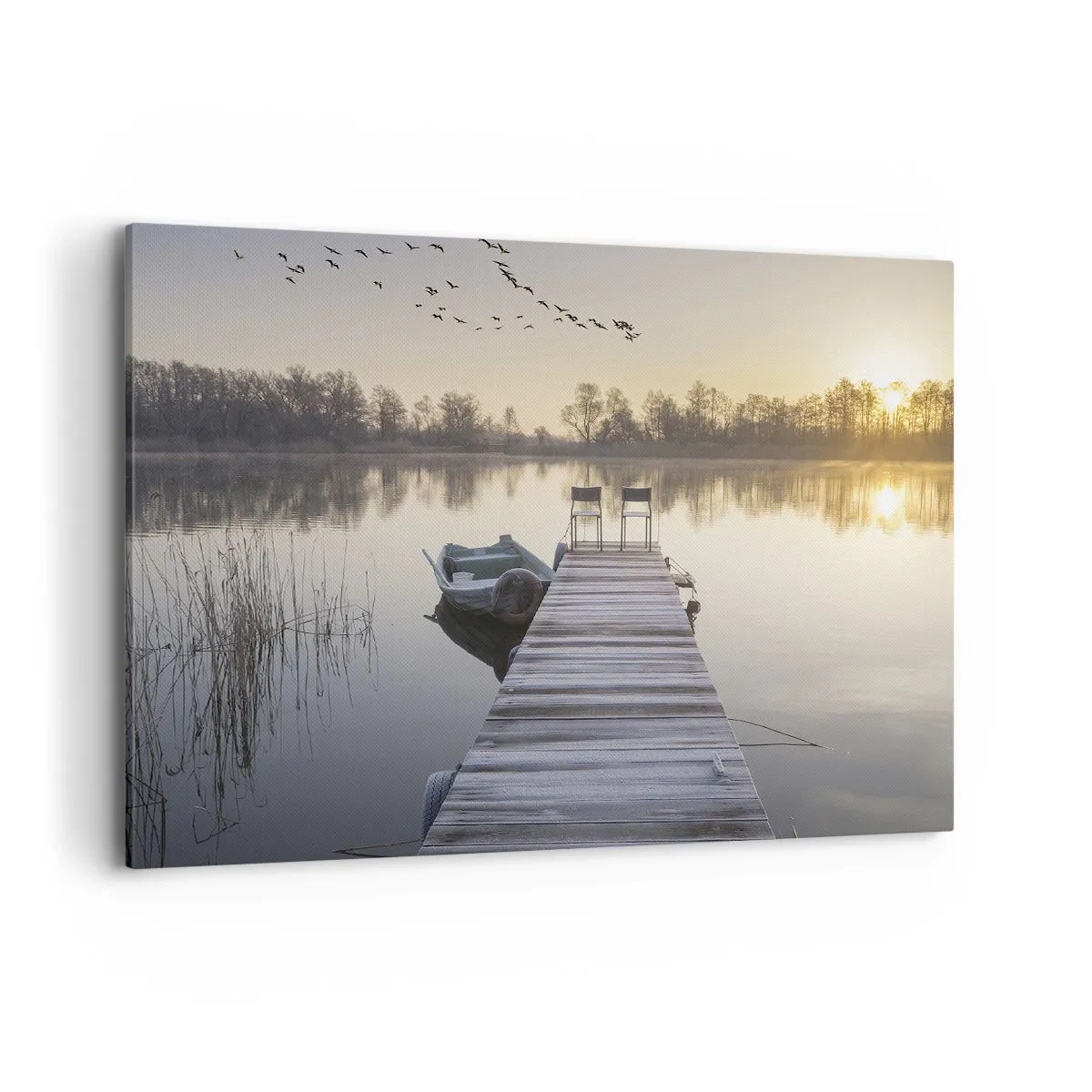 Bild auf Leinwand - Leinwandbild - Ein Pier am Seeufer am Morgen mit einem Boot und Stühlen - 100x70cm - Ich komme nach einiger Zeit zurück - Moderne Wanddekoration für Wohnzimmer und Schlafzimmer ARTTOR