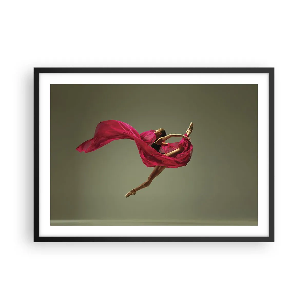 Poster in einem schwarzem Rahmen - Balletttänzerin in dynamischer Pose mit rosa Stoff - 70x50cm - Tanzende Flamme - Moderne Wanddekoration für Wohnzimmer und Schlafzimmer ARTTOR