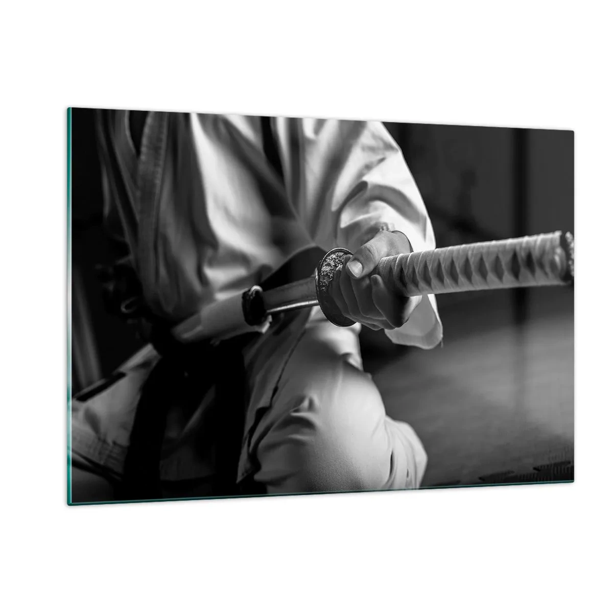 Glasbild - Bild auf glas - Eine Figur im Kimono hält ein Schwert, Schwarz-Weiß-Komposition - 120x80cm - Kriegerseele - Moderne Wanddekoration für Wohnzimmer und Schlafzimmer ARTTOR