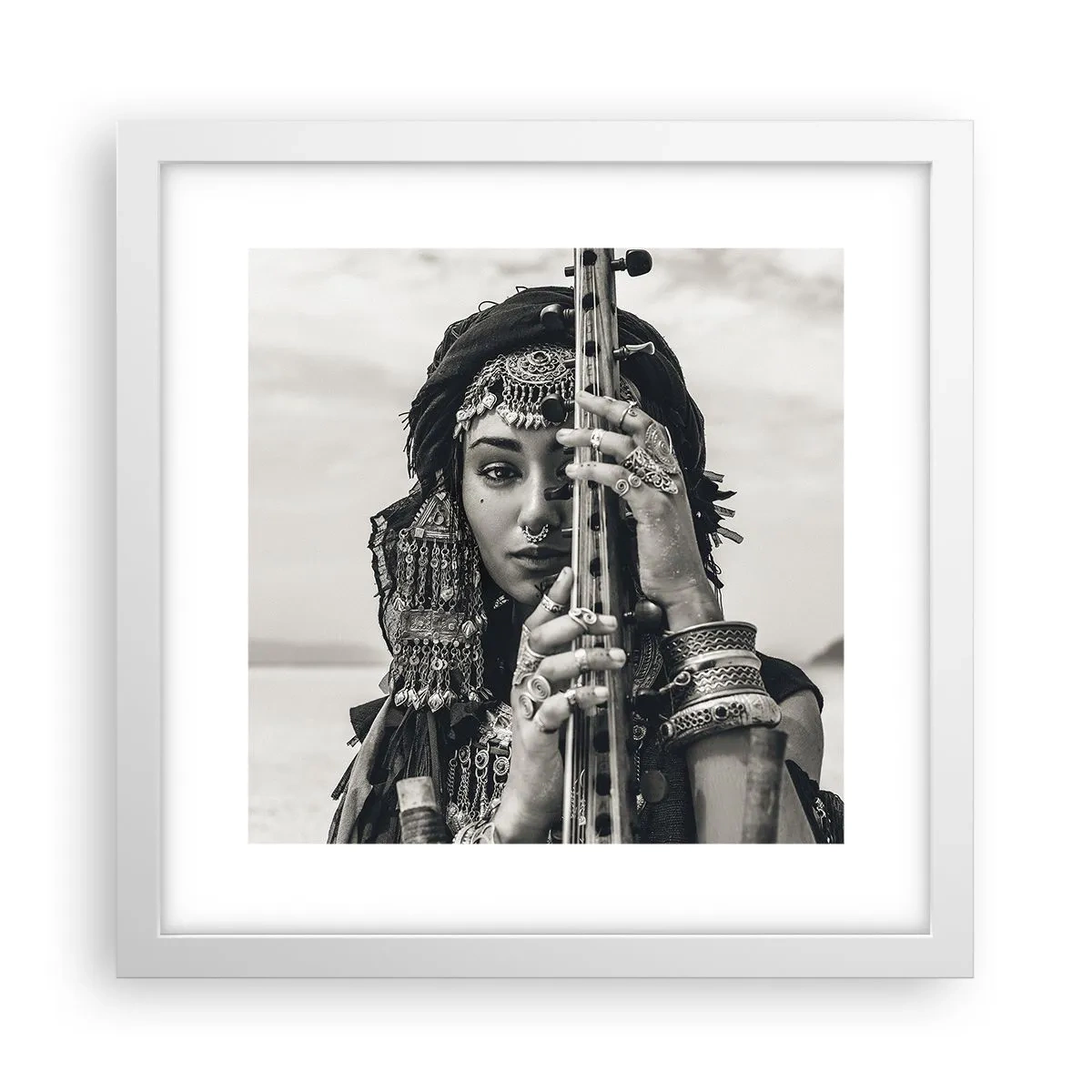 Poster in einem weißen Rahmen - Die Musik des Orients selbst - 30x30 cm