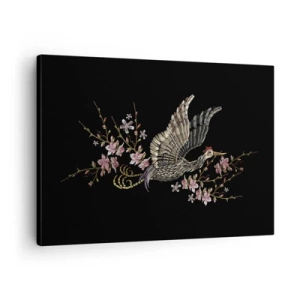 Bild auf Leinwand - Leinwandbild - Ein Vogel im Flug mit Blumen auf schwarzem Hintergrund - 70x50cm - Exotischer gestickter Vogel - Moderne Wanddekoration für Wohnzimmer und Schlafzimmer ARTTOR