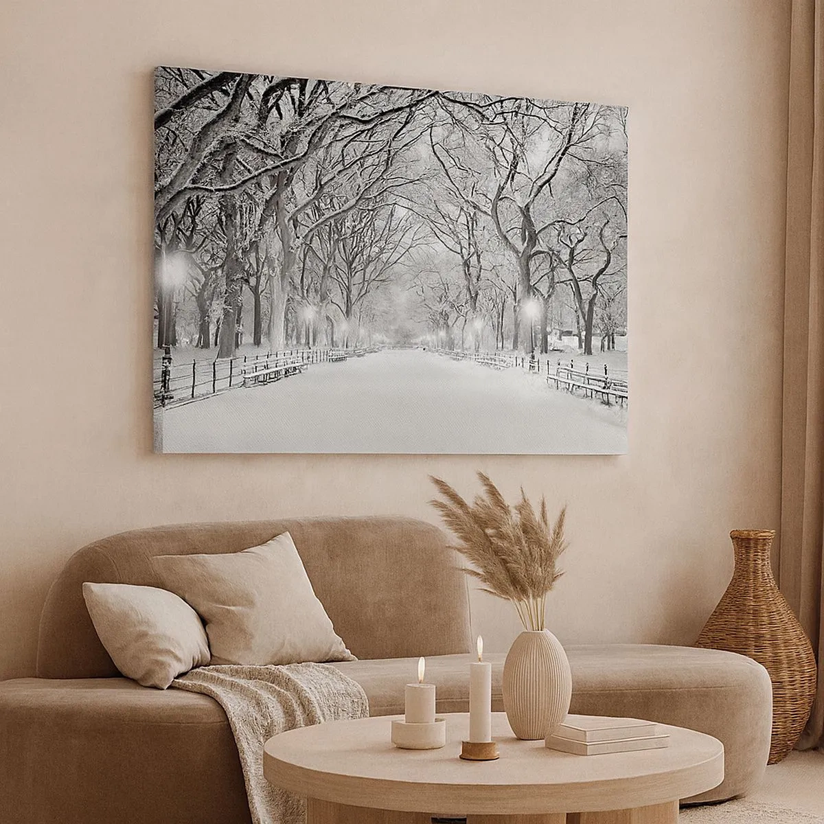 Bild auf Leinwand - Leinwandbild - Eine Winterallee mit schneebedeckten Bäumen in Monochrom - 70x50cm - Vier Jahreszeiten - Winter - Moderne Wanddekoration für Wohnzimmer und Schlafzimmer ARTTOR