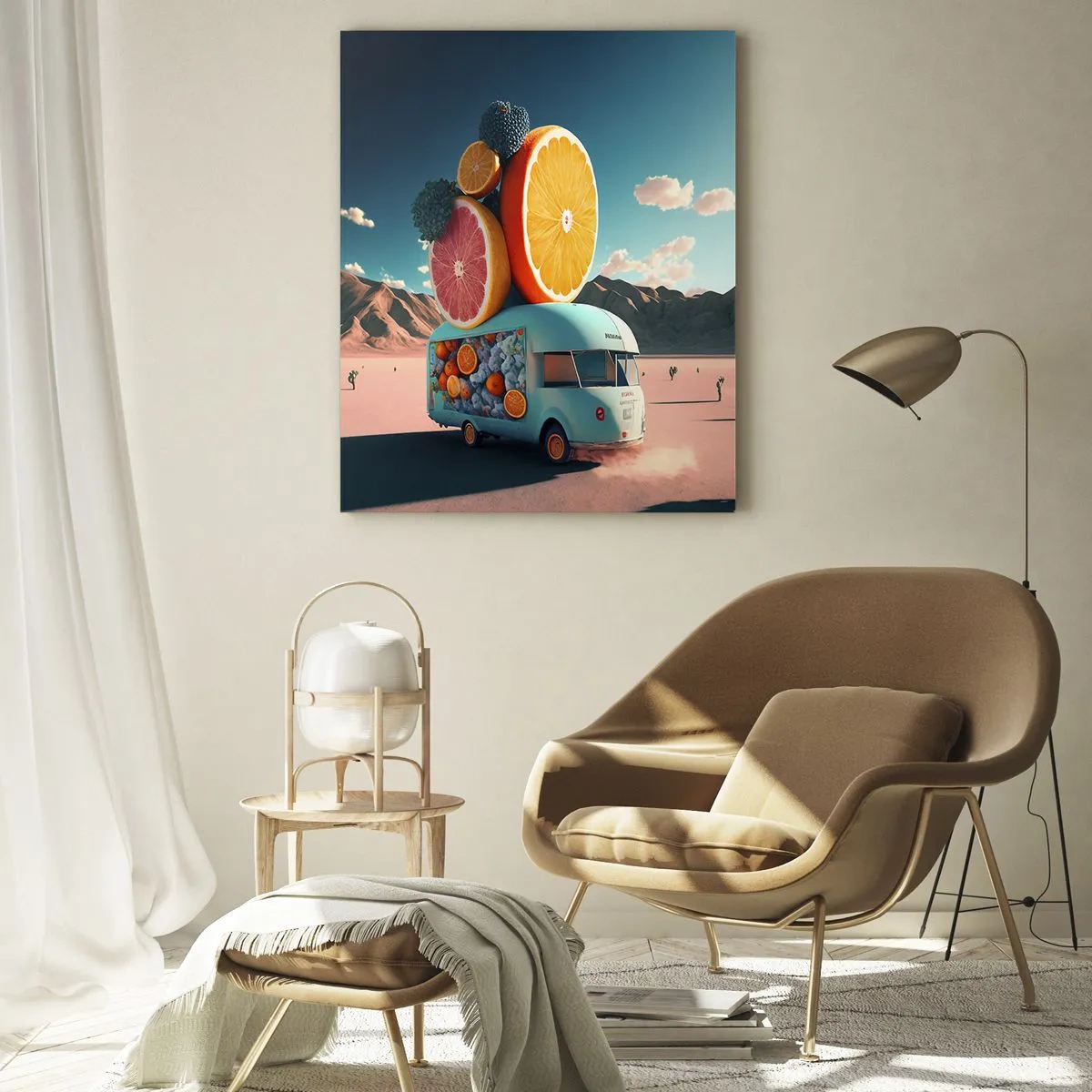 Glasbild - Bild auf glas - Ein türkisfarbener Camper mit Früchten vor einer Wüstenlandschaft - 50x70cm - Geschmack von Urlaub - Moderne Wanddekoration für Wohnzimmer und Schlafzimmer ARTTOR