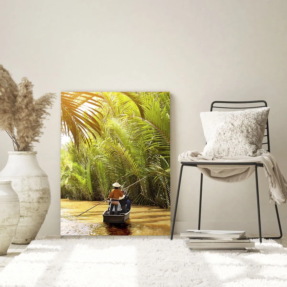 Glasbild - Bild auf glas - Ein Boot auf einem Fluss, umgeben von tropischer Vegetation - 70x100cm - Eine Palmenschlucht entlang - Moderne Wanddekoration für Wohnzimmer und Schlafzimmer ARTTOR