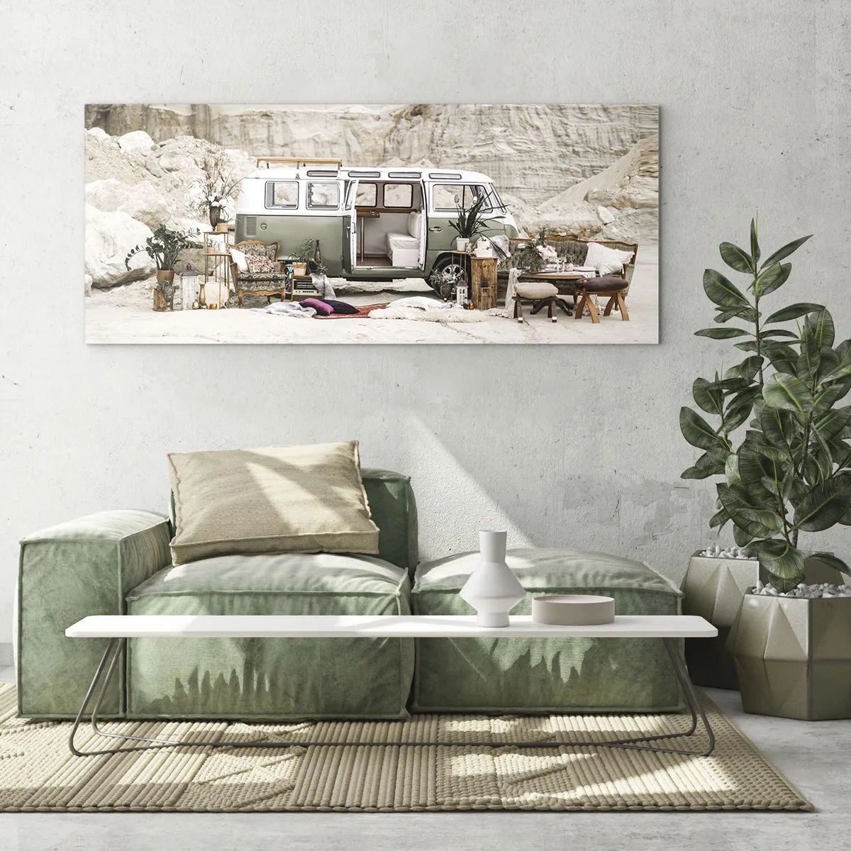 Glasbild - Bild auf glas - Ein Retro-Camper im Boho-Design vor einer felsigen Landschaft. - 160x50cm - Es ist die Zeit, die Reise zu beginnen - Moderne Wanddekoration für Wohnzimmer und Schlafzimmer ARTTOR